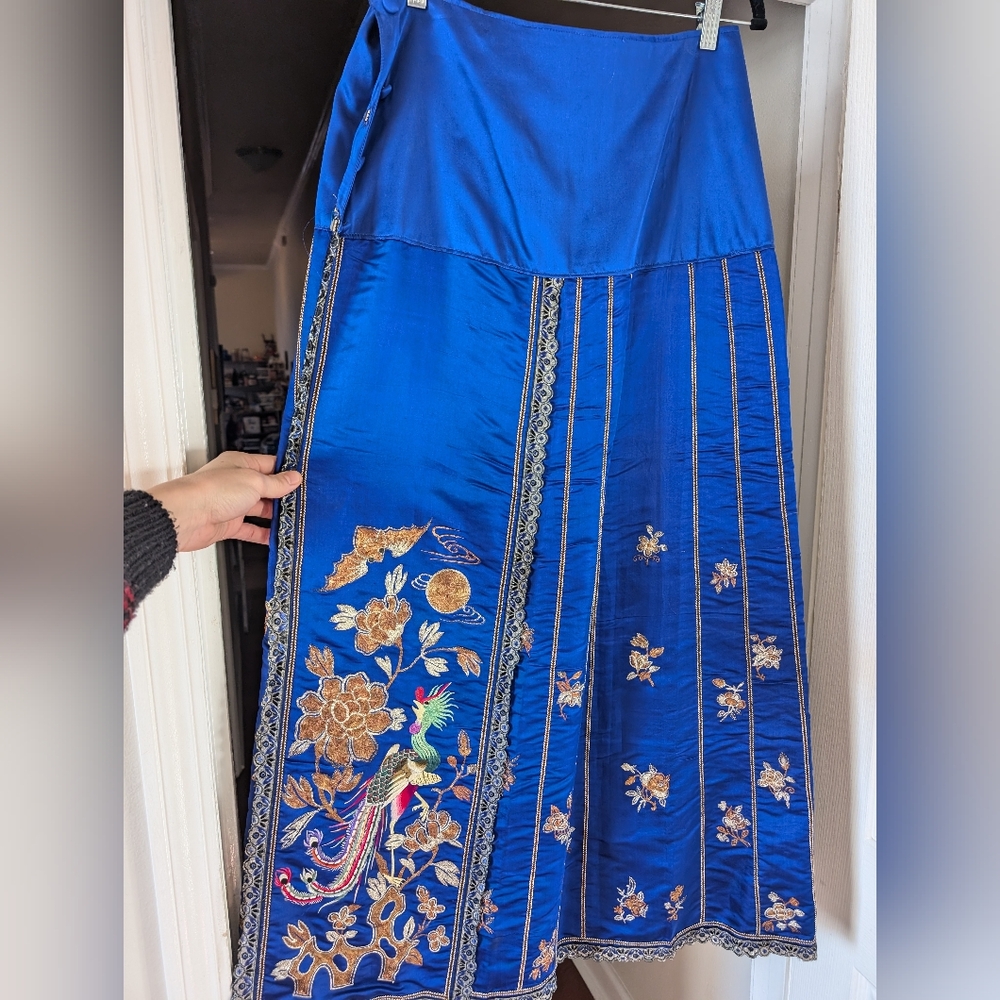 Vintage Silk Long Blue Maxi Skirt with Elegant Embroidered Rooster Design
